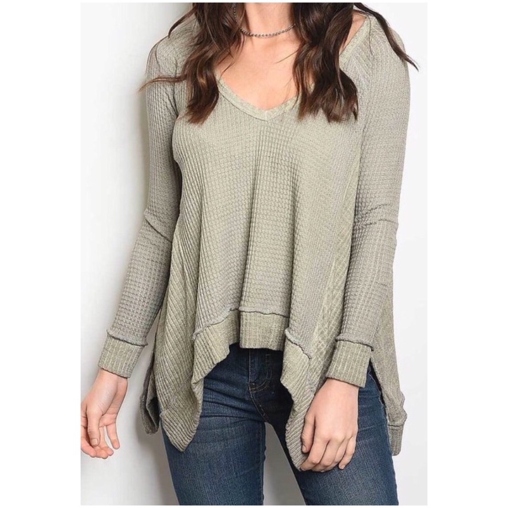 🛍FINAL PRICE🛍 V-Neck Long Sleeve Top - Picture 2 of 7