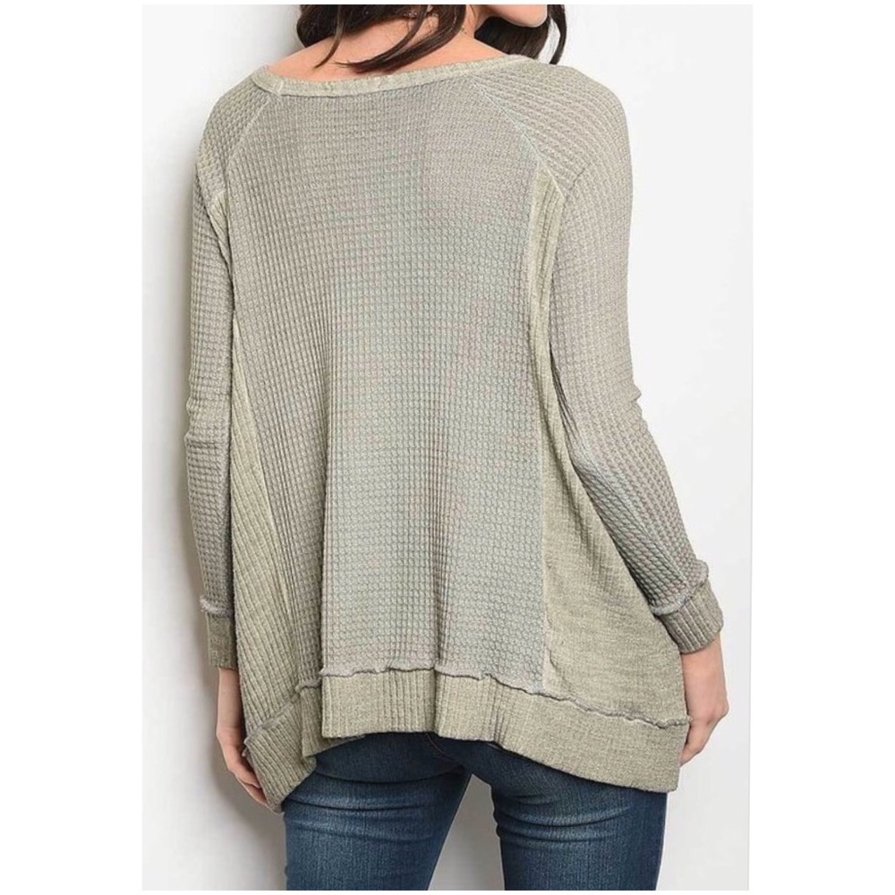 🛍FINAL PRICE🛍 V-Neck Long Sleeve Top - Picture 5 of 7