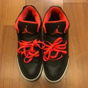 Jordan crimson 3’s