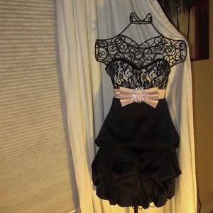 Kawaii Lace / Satin Sweetheart Neckline Dress