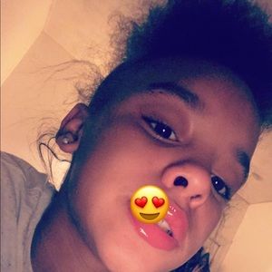 Meet your Posher, Araya