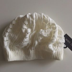NWT Knit Cream Beanie Style Hat