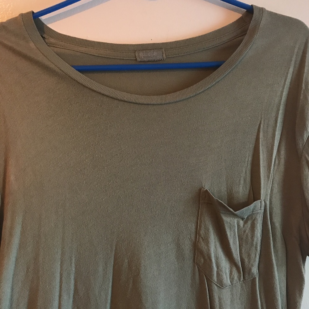 basic tee - Picture 2 of 2