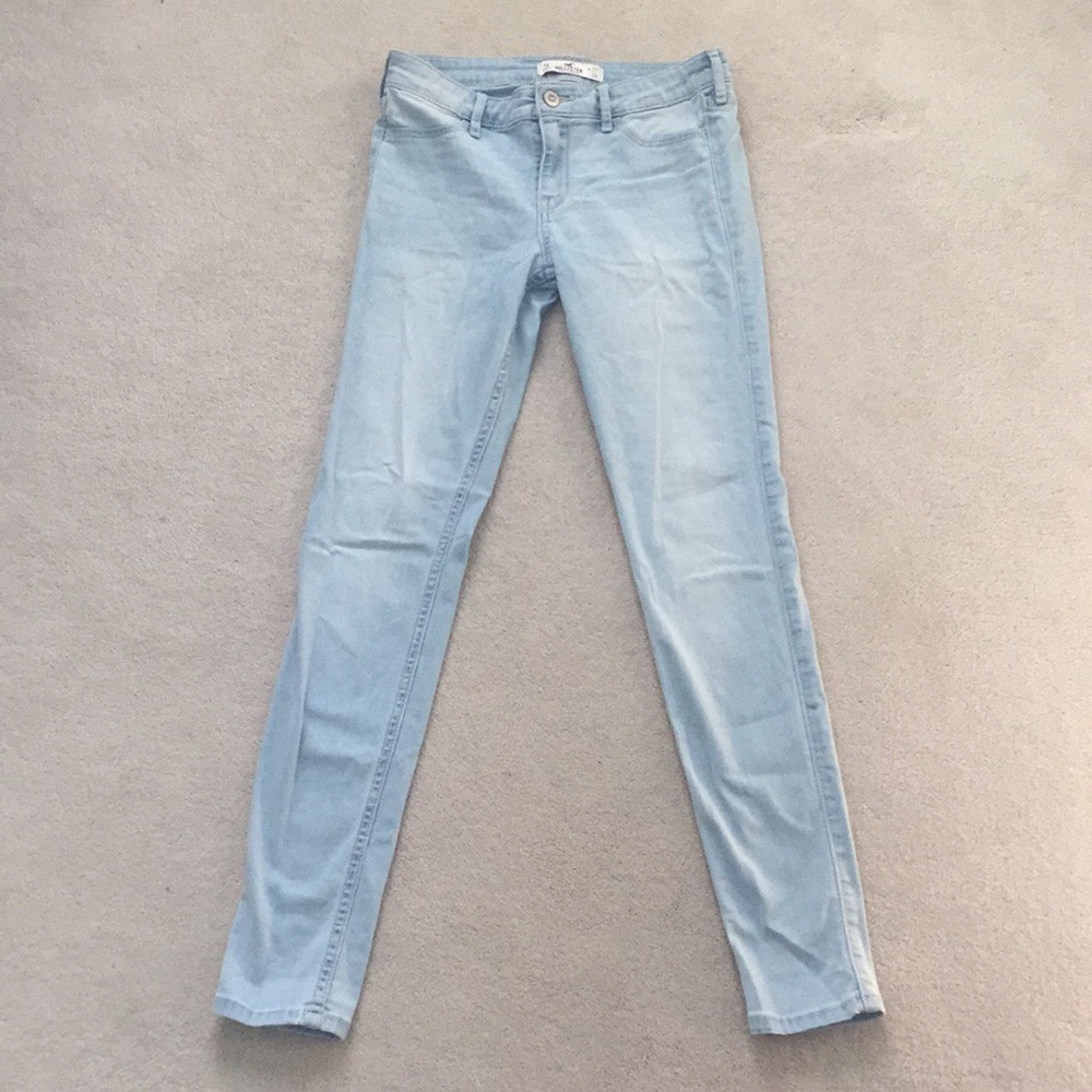 Hollister Light Wash Jeans (Size 5 Regular)
