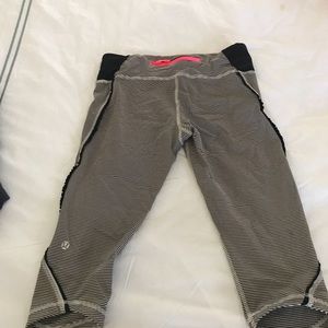 Lululemon crops!