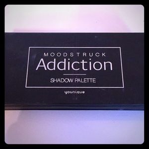 Younique Addiction Palette #1