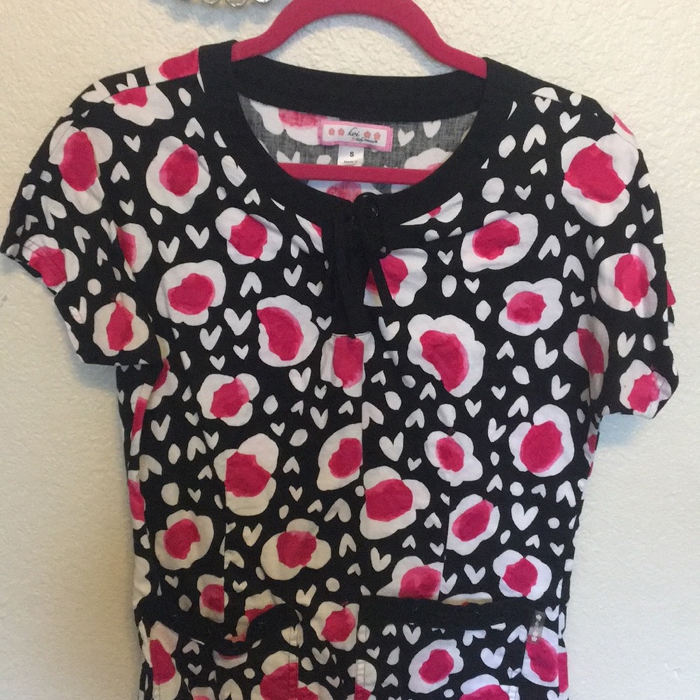 Scrub top