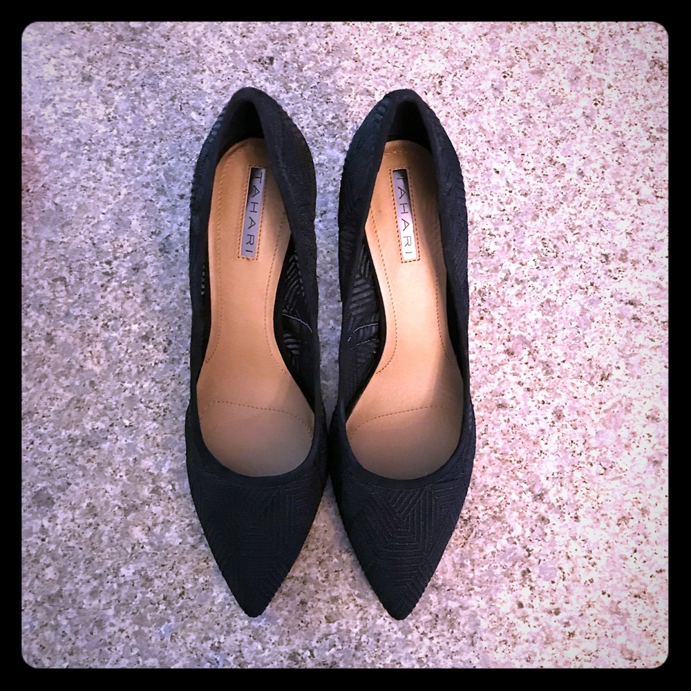 Tahari 3 1/2” Pumps - Worn once