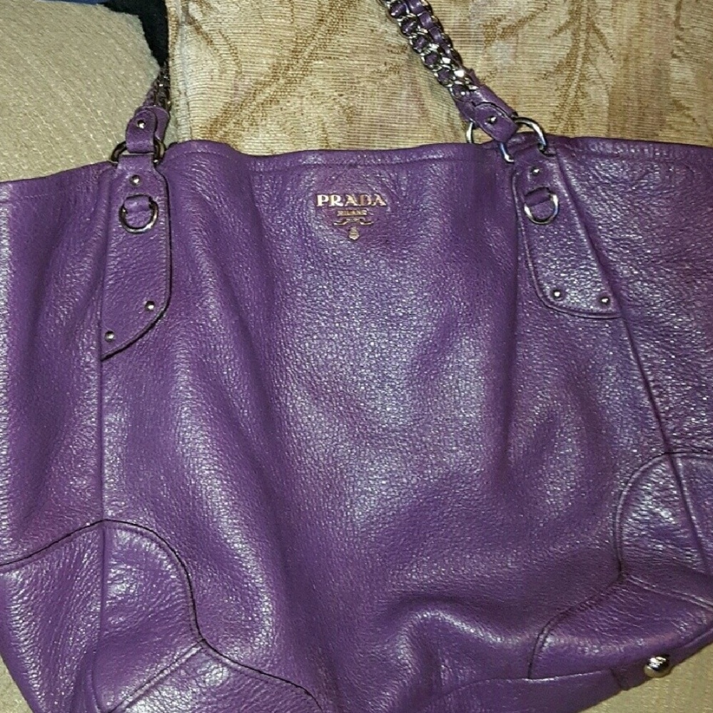 trade @stacywhite01 prada lux chain