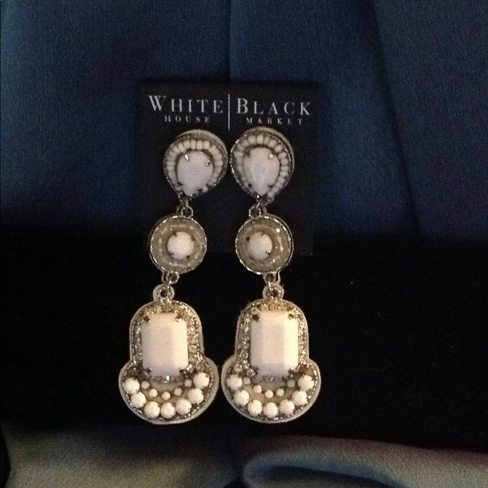 WH|BM White faceted stone with faux diamond accent