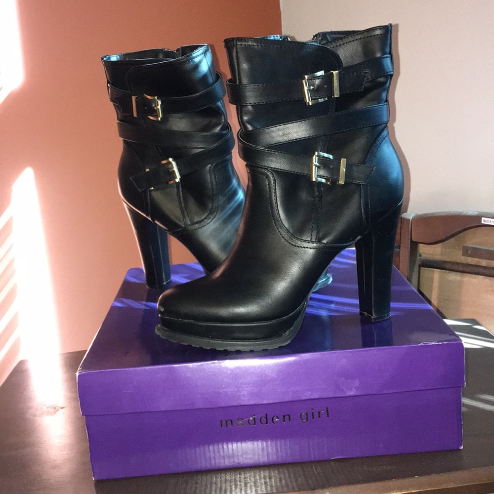 Half calf Madden Girl here boots