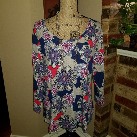 new directions Tops - Sale 🌺Precious New Directions Top