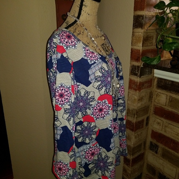 Sale 🌺Precious New Directions Top - Picture 3 of 6