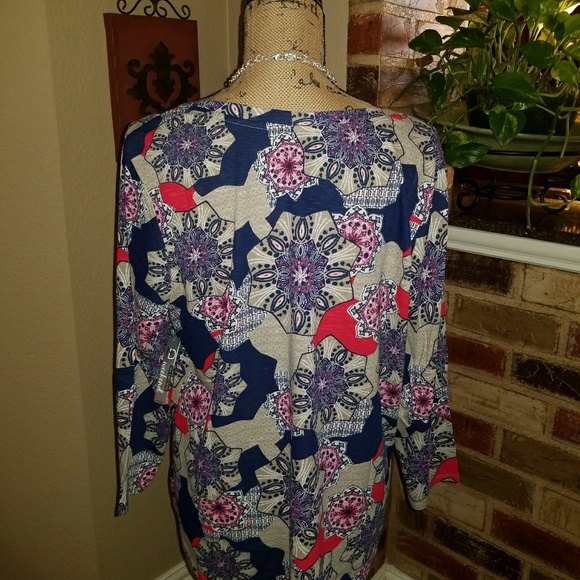 Sale 🌺Precious New Directions Top - Picture 4 of 6