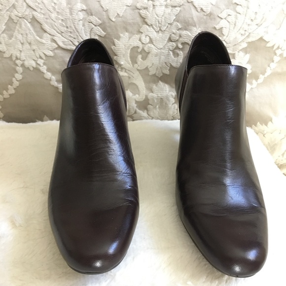 ✨Bandolino booties - Like New!✨ - Picture 3 of 5