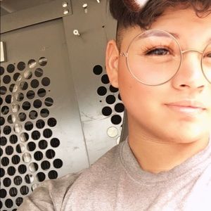 Meet your Posher, Luis