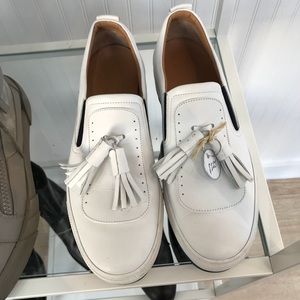 White Salvatore Ferragomo loafer w/ tassels