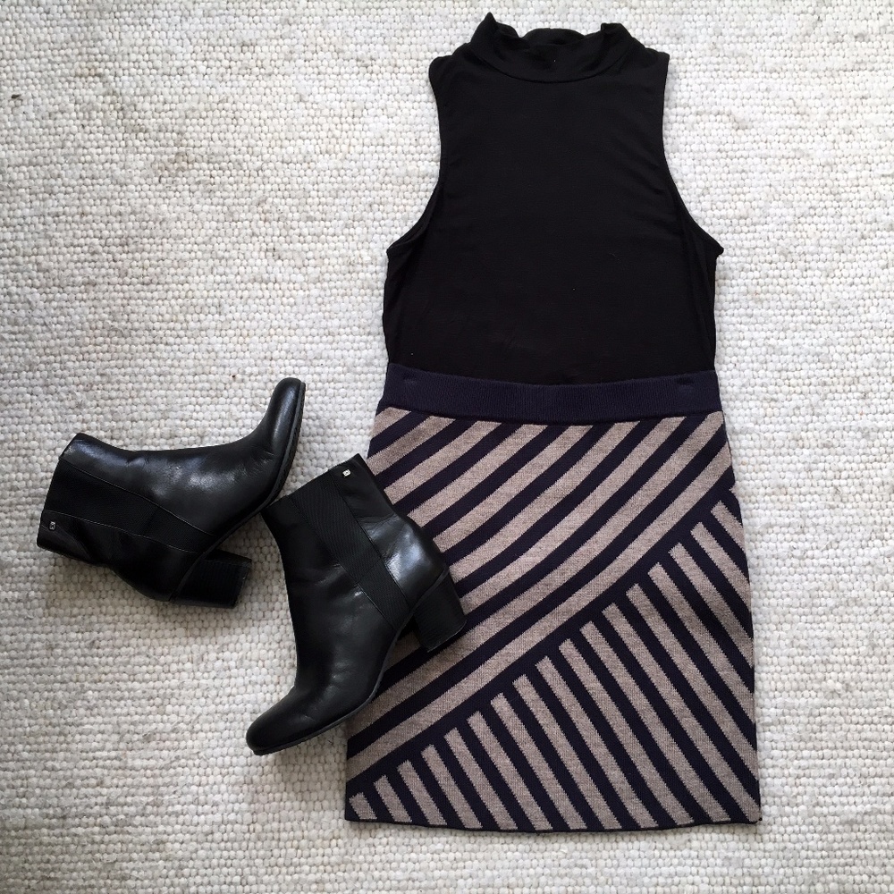 Cynthia Rowley navy striped knit skirt NWOT