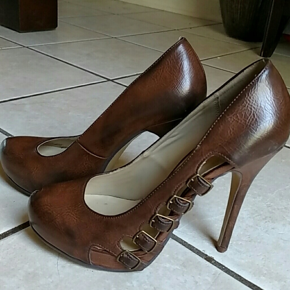 Michael Antonio Side Buckle Cut Out Heels