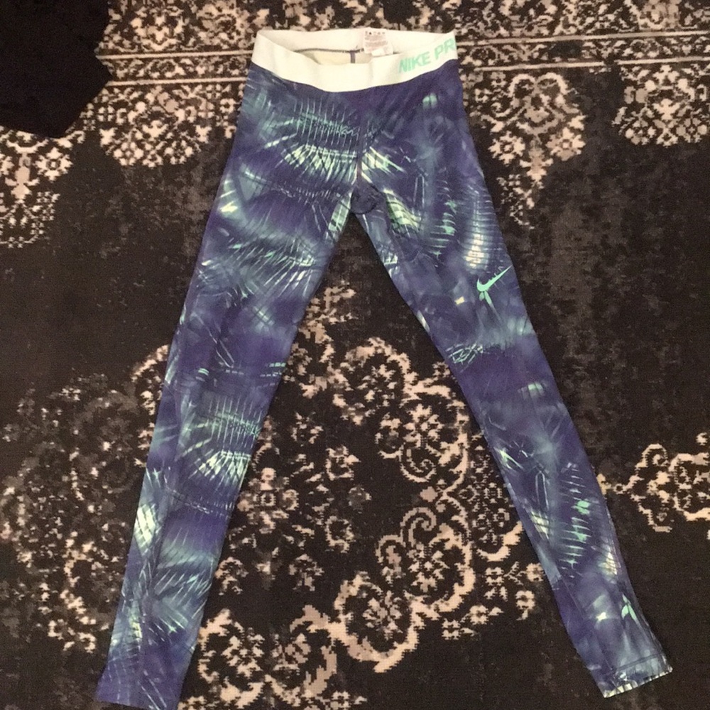 Nike Pro Leggings Size Small