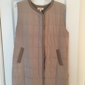 Long quilted/cardigan back vest