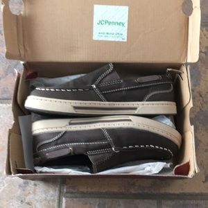 Boys Arizona brand canvas slip on boat shoes