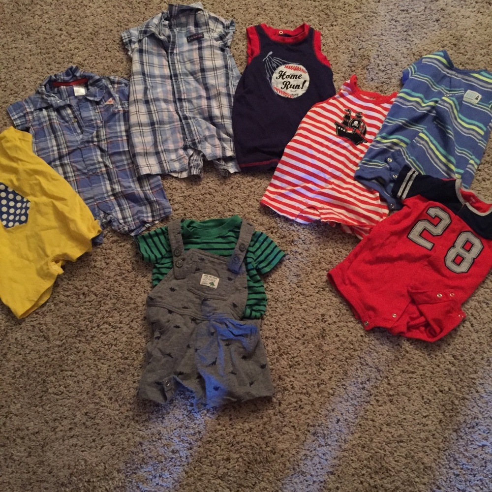 8 outfits! Boys 6 months
