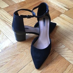 Tahari Pointed Toe Shoes w/Low Block Heel
