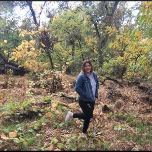 Meet your Posher, Olivia