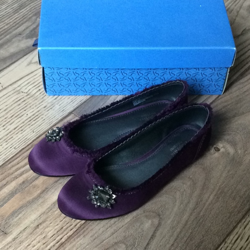 Simply Vera embellished flats