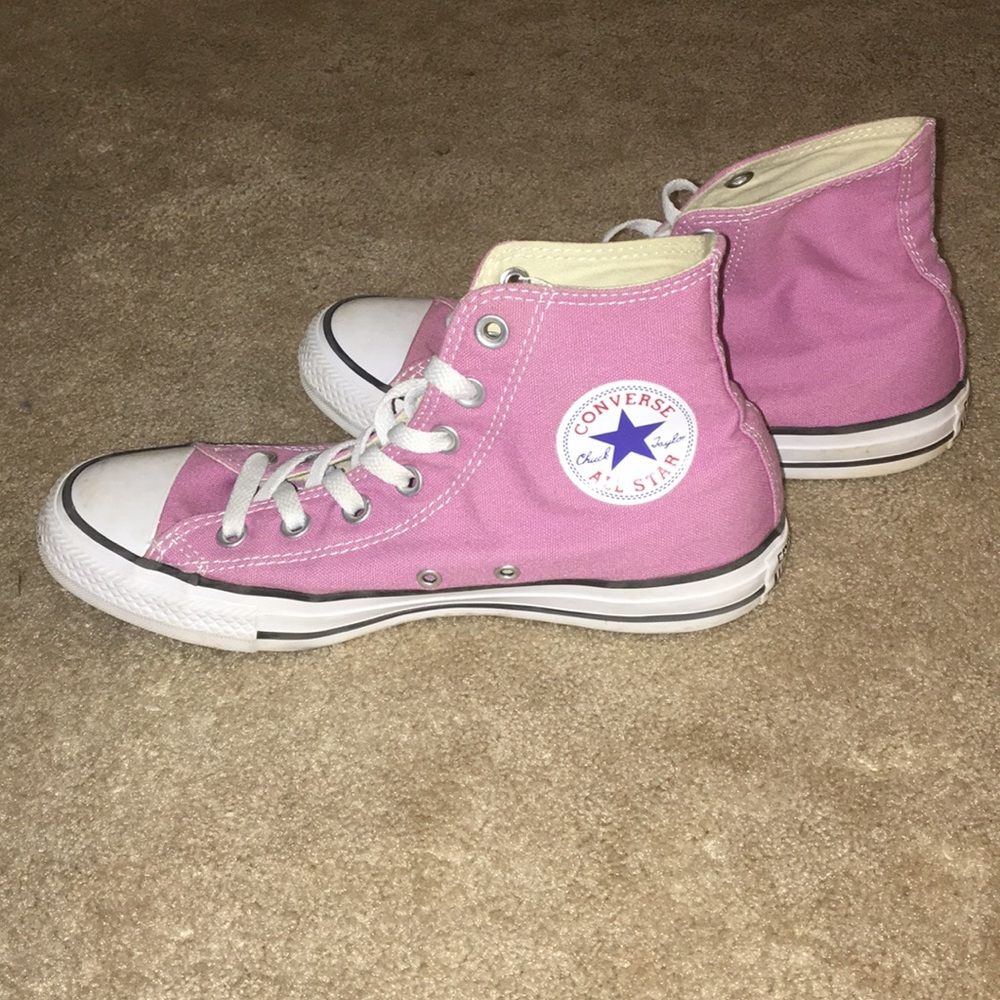 Size 8 Pink Hightop Converse