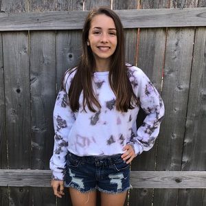 Tie-dye long sleeve crop top