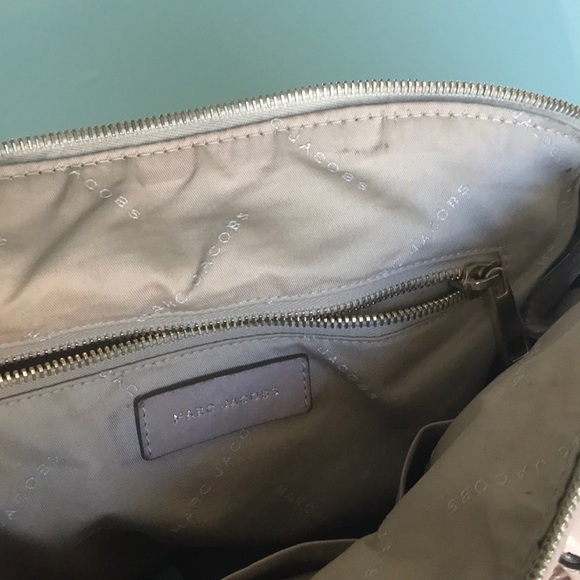 Marc jacobs satchel with gold hardware - Picture 4 of 7