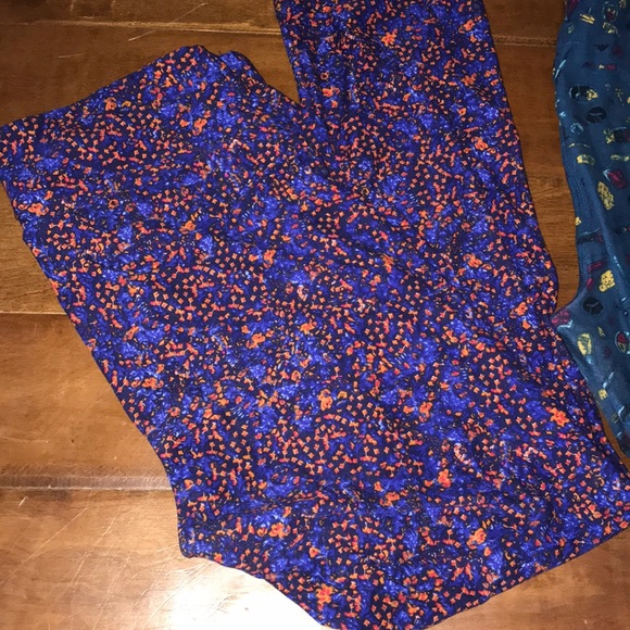 2 pairs Lularoe Leggings TC - Picture 2 of 3