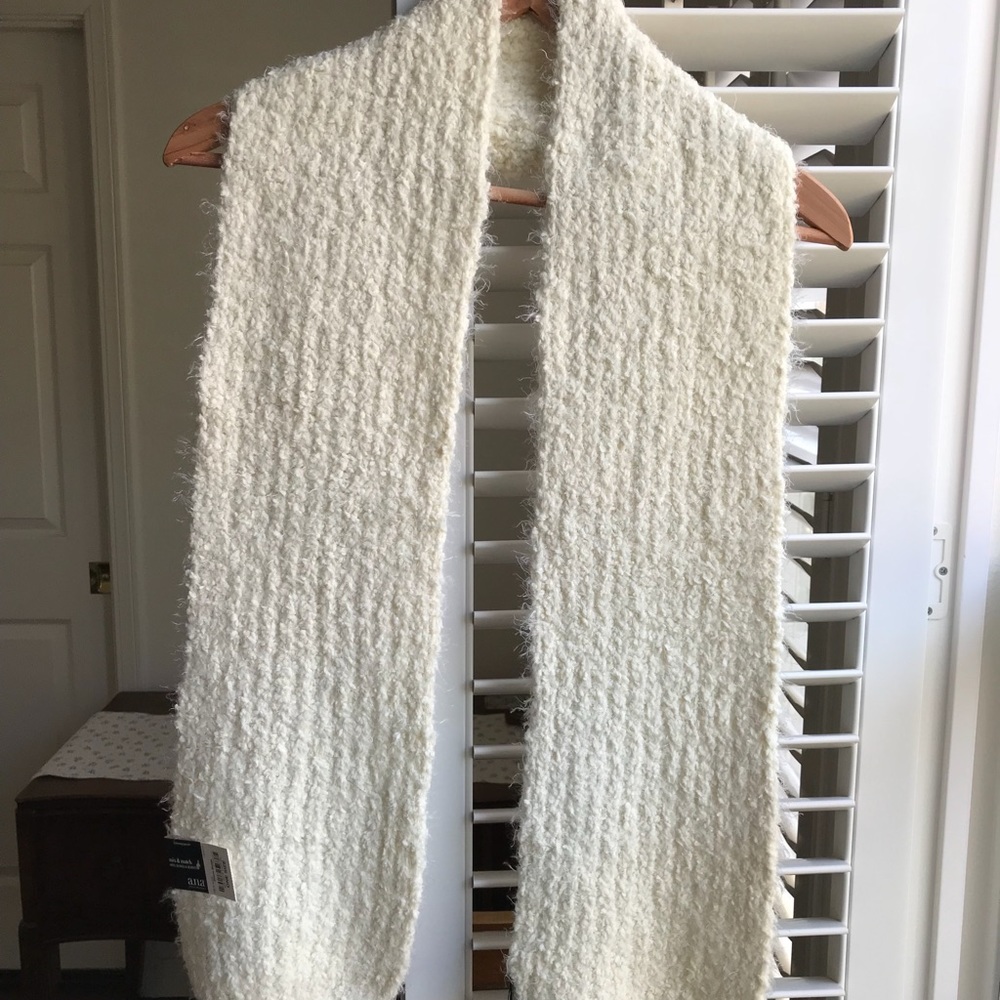 Scarf - Picture 5 of 5