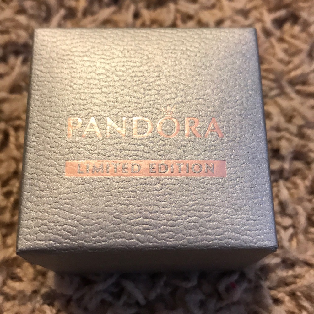 Pandora Gift box