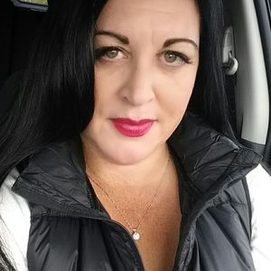 Meet your Posher, Lara