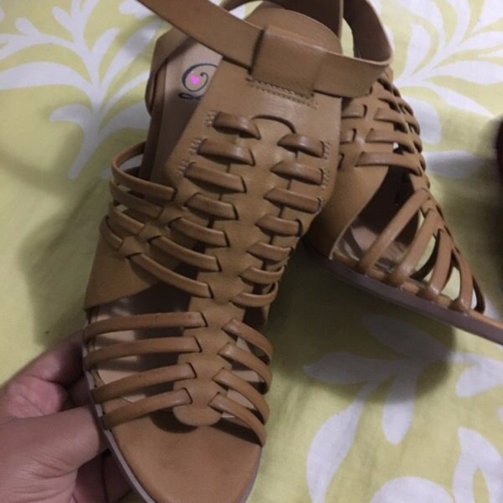 Heels - Picture 2 of 2
