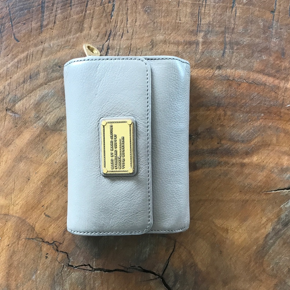 Marc by Marc Jacobs wallet. Genuine leather, grey