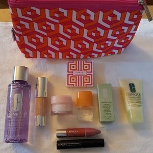 Clinique bag with mega mini sample set