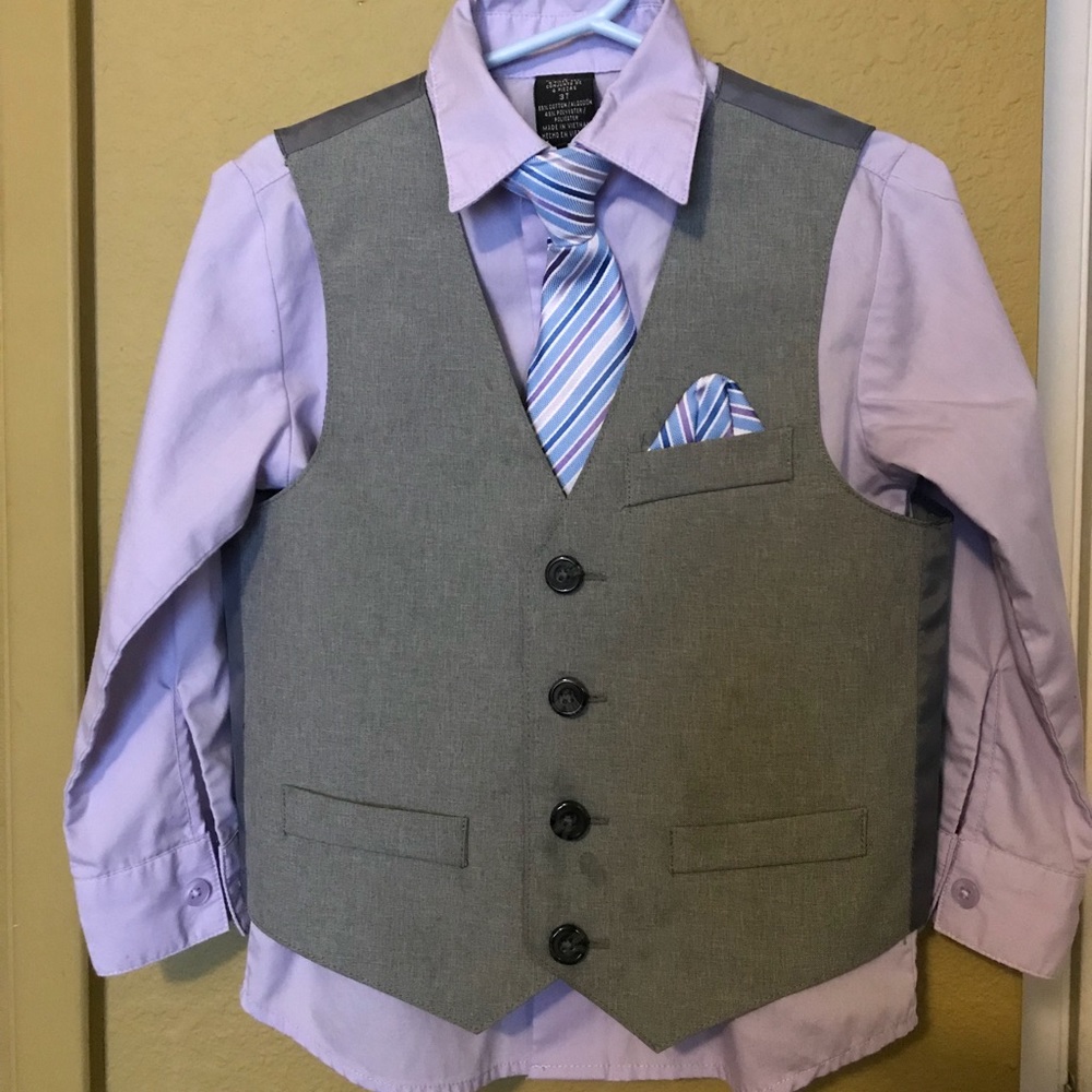 3t Docker’s dress suit.