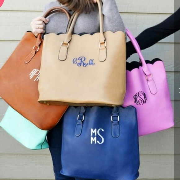 Custom Monogram Scalloped Tote - Picture 2 of 8