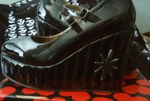 Black star dust "lux de ville" t.u.k. mary jane