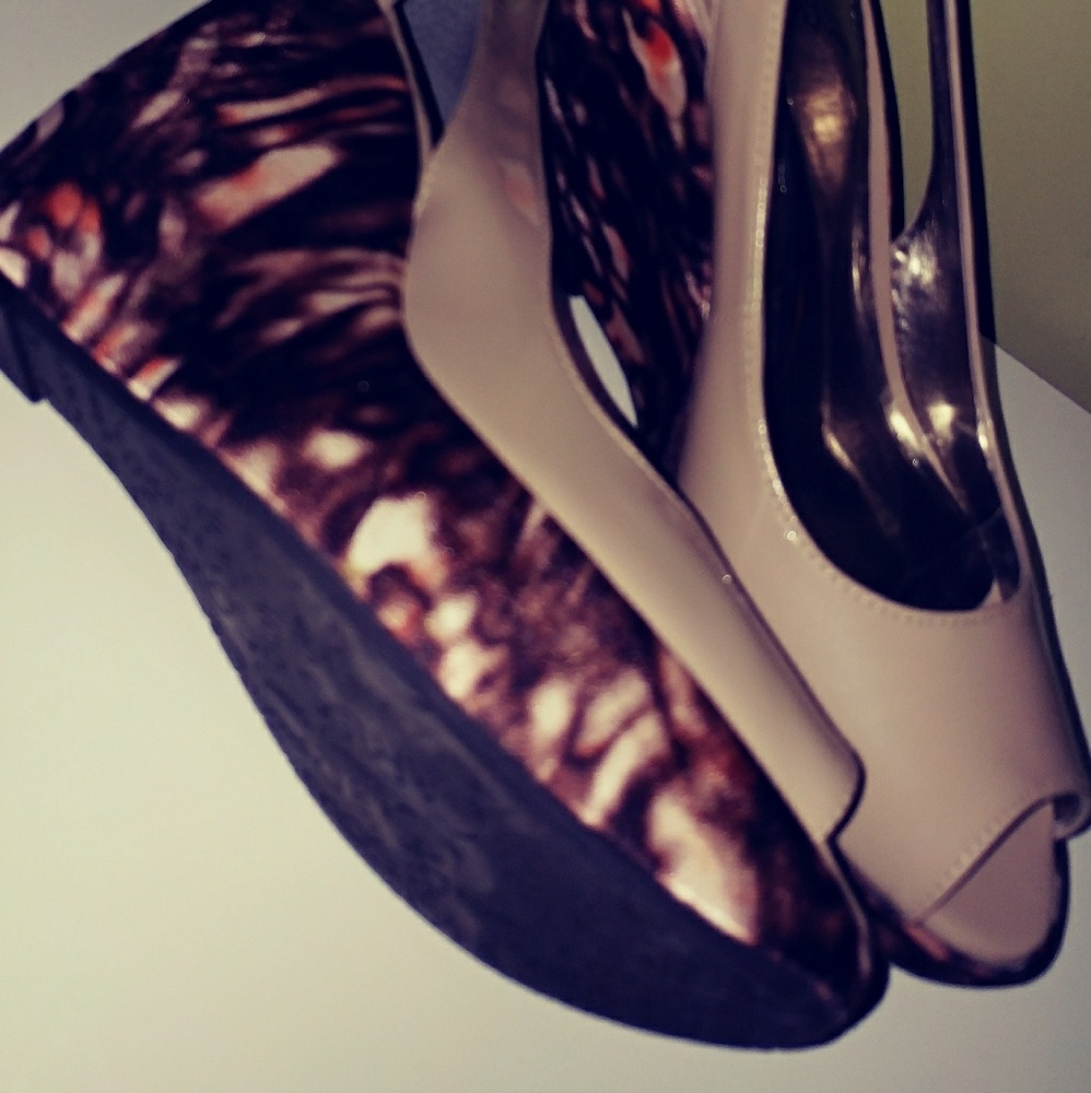 Shoes - Picture 2 of 3