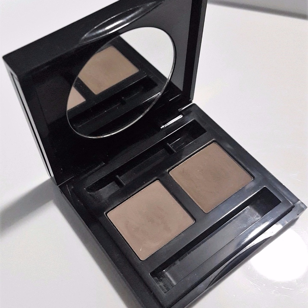 Bobbi Brown Eyebrow Powder Duo