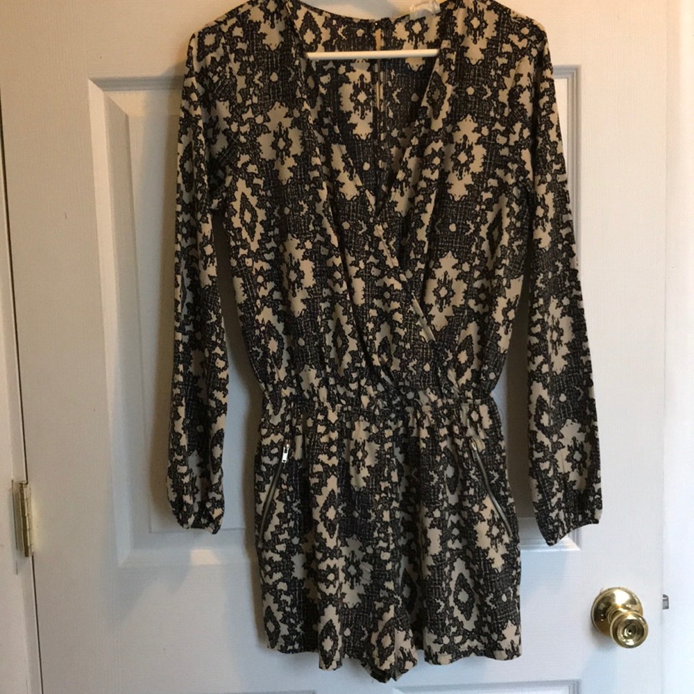 Black & khaki long sleeve romper