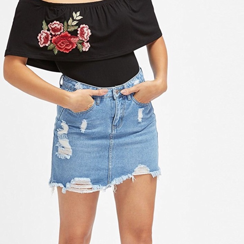 ‘Gemma’ Ligh Was Distressed Denim Mini Skirt - Picture 4 of 6
