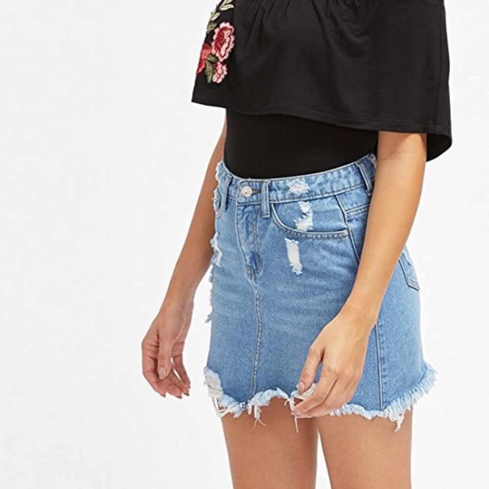 ‘Gemma’ Ligh Was Distressed Denim Mini Skirt - Picture 5 of 6