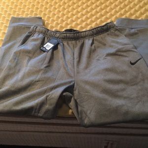 NWT Nike Men's XXL Therma Joggers