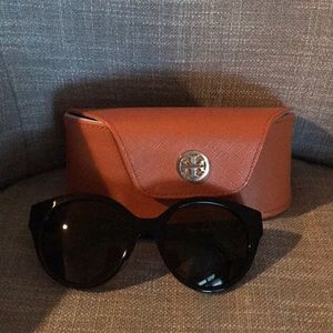 🍁sale🍁 Tory Burch sunglasses (Authentic)